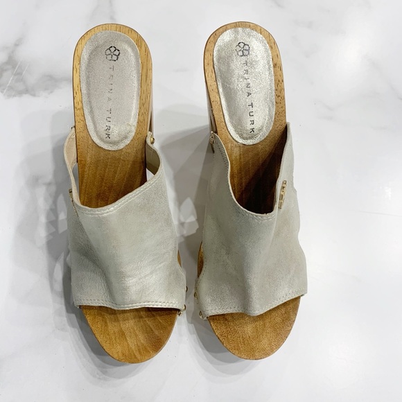 Trina Turk Palm Springs Metallic Silver Mules - Picture 3 of 5